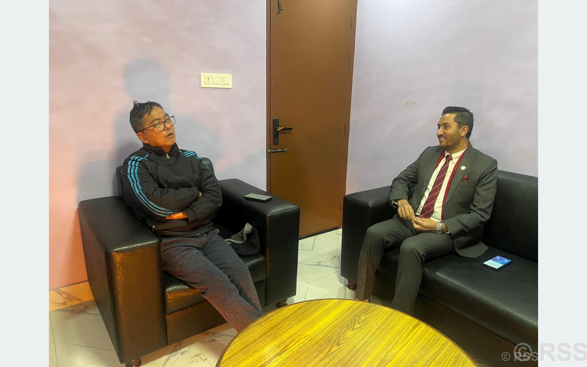 संचारमन्त्री खरेल आ राप्रपा अध्यक्ष लिङ्देन बीच भेटवार्ता