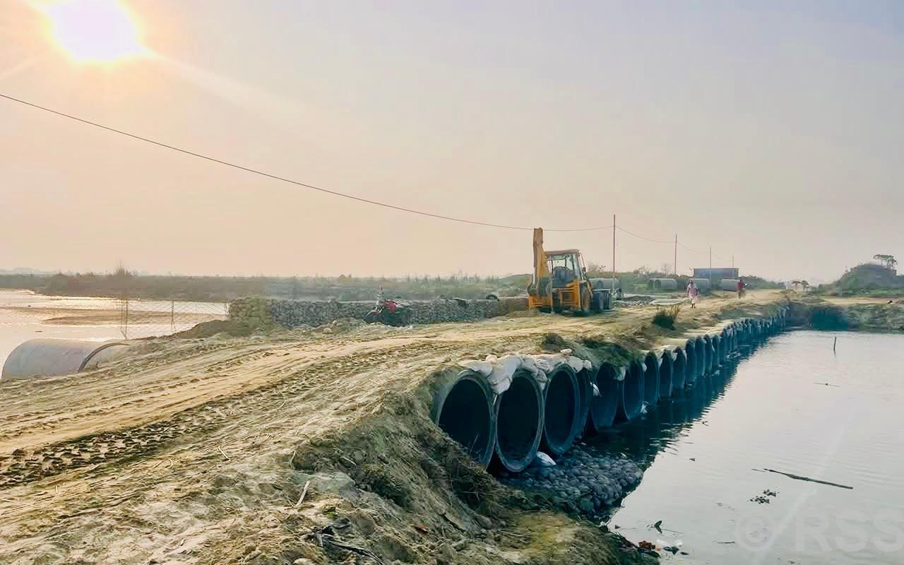 कमला नदीमे अस्थायी ‘डाइभर्सन’